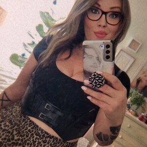 Meet your Posher, Stephanie